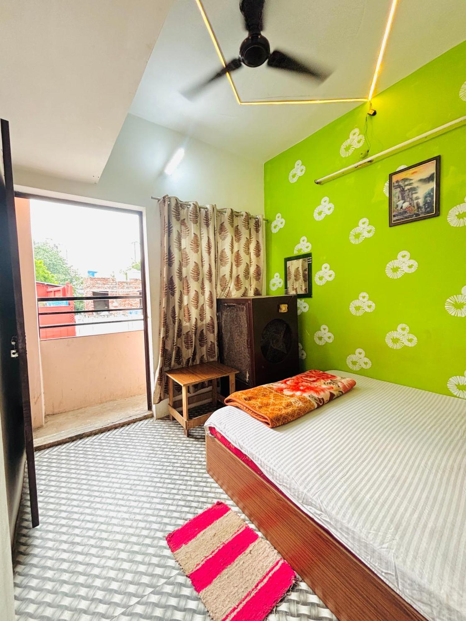 Sp Guest House 1,5 Km From Kashi Vishawanath — Photos 3