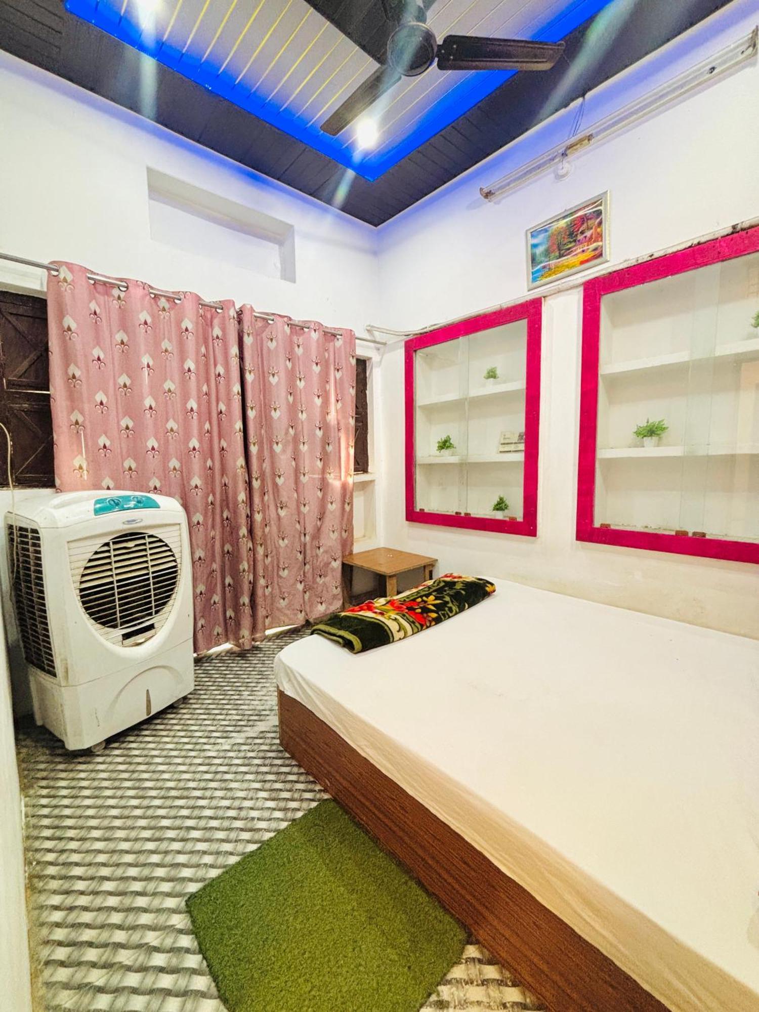 Sp Guest House 1,5 Km From Kashi Vishawanath — Photos 2
